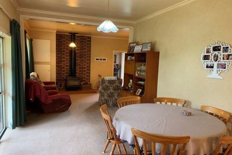 Photo of property in 10 Conway Road, Eltham, 4322