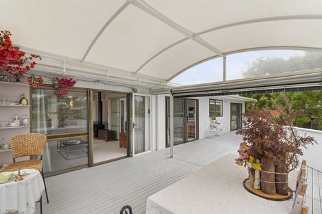 Photo of property in 6 Valdese Rise, Browns Bay, Auckland, 0630