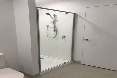Photo of property in 10/71 Hobsonville Road, Hobsonville, Auckland, 0616