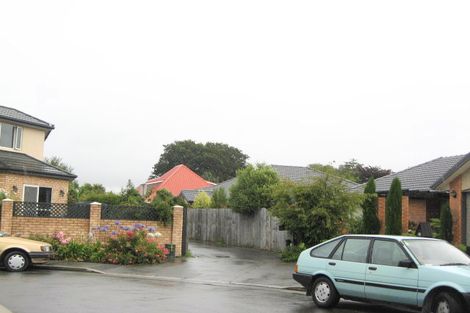 Photo of property in 17 Sutton Place, Dallington, Christchurch, 8061