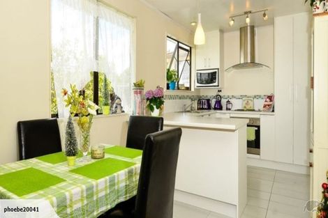 Photo of property in 1/5 Borich Road, Sunnyvale, Auckland, 0612