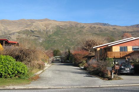 Photo of property in 17 Sargood Drive, Wanaka, 9305