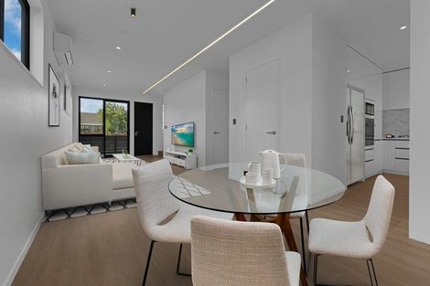 Photo of property in 92a Rangitoto Road, Papatoetoe, Auckland, 2025