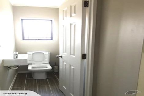 Photo of property in 113 Golfland Drive, Golflands, Auckland, 2013