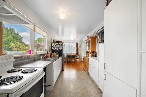 Photo of property in 14 Aplin Place, Birkdale, Auckland, 0626