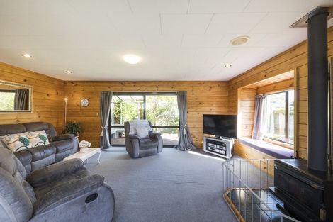 Photo of property in 10 Tiller Close, Kelvin Grove, Palmerston North, 4414