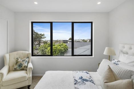 Photo of property in 28e Walker Road, Point Chevalier, Auckland, 1022