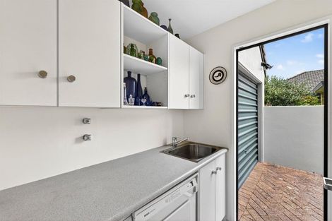 Photo of property in 12a Saltburn Road, Milford, Auckland, 0620