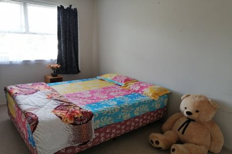 Photo of property in 60 Glendene Avenue, Glendene, Auckland, 0602