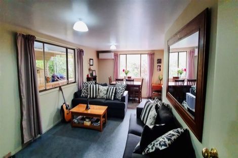 Photo of property in 17 Busby Hill, Havelock North, 4130