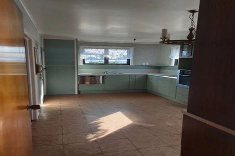 Photo of property in 72 Sylvan Crescent, Te Atatu South, Auckland, 0610