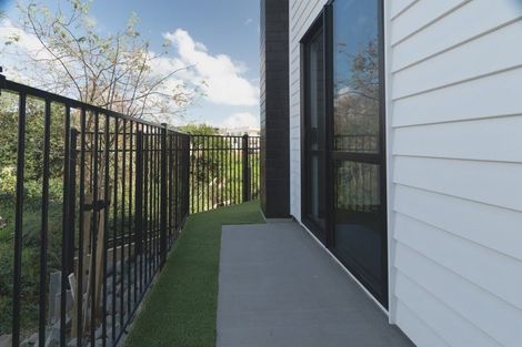 Photo of property in 2 Kawapani Lane, Kumeu, 0810