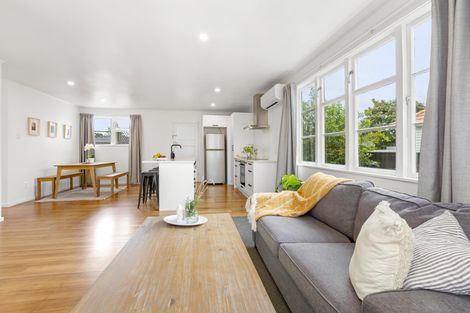 Photo of property in 82 Alfred Street, Fairfield, Hamilton, 3214