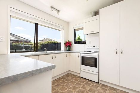 Photo of property in 2/5 Gibbs Place, Halswell, Christchurch, 8025