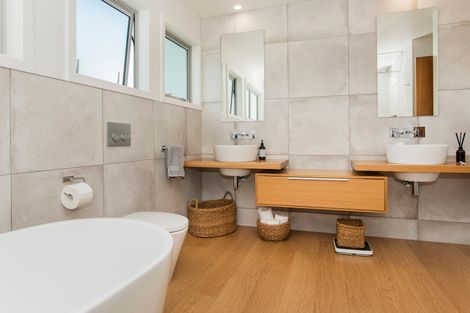 Photo of property in 2 Frances Street, Okitu, Gisborne, 4010