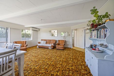 Photo of property in 155 School Road, Clive, 4102