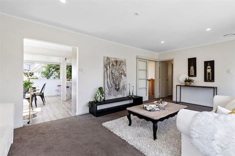 Photo of property in 8 Altona Road, Forrest Hill, Auckland, 0620