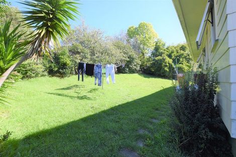 Photo of property in 11 Mile Place, Henderson, Auckland, 0612
