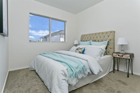 Photo of property in 66 Taikura Avenue, Red Beach, 0932