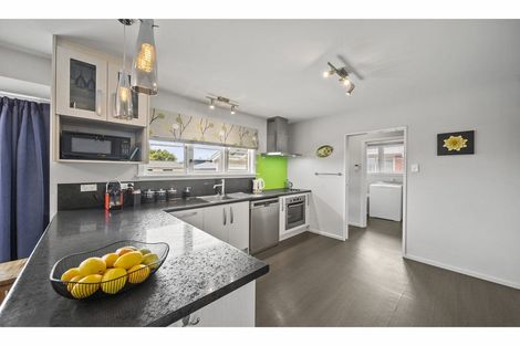 Photo of property in 108 Wainoni Road, Avondale, Christchurch, 8061