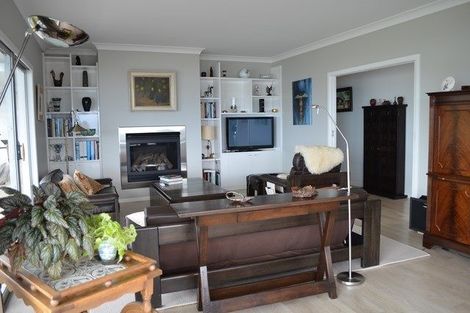 Photo of property in 18 Rama Crescent, Khandallah, Wellington, 6035