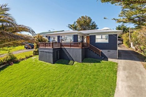 Photo of property in 1/24 William Souter Street, Forrest Hill, Auckland, 0620