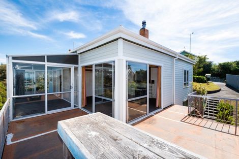Photo of property in 18 Guys Hill Road, Hospital Hill, Napier, 4110