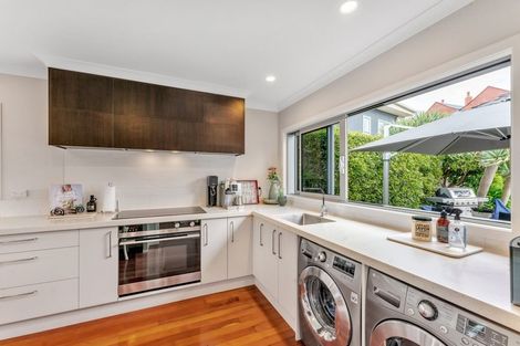 Photo of property in 6 Paisley Street, Mellons Bay, Auckland, 2014