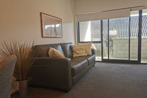 Photo of property in 206/9 East Street, Papakura, 2110