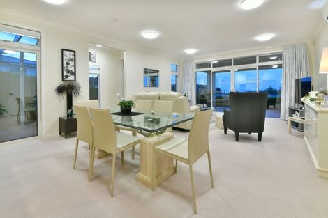 Photo of property in 2 Sunshine Terrace, Orewa, 0931
