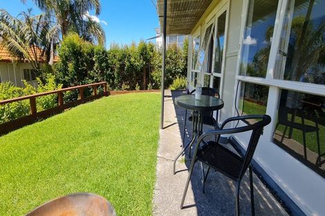 Photo of property in 46 Exmouth Road, Northcote, Auckland, 0627