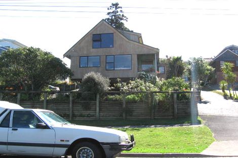 Photo of property in 2/84 Hebron Road, Waiake, Auckland, 0630