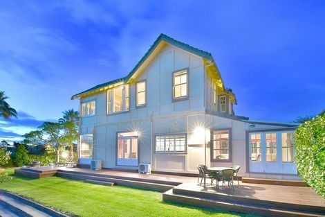 Photo of property in 141 Whangaparaoa Road, Red Beach, 0932