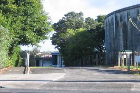 Photo of property in 1/100 Pupuke Road, Hillcrest, Auckland, 0627