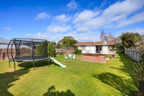 Photo of property in 9 Alma Place, Milson, Palmerston North, 4414