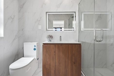 Photo of property in 7b September Place, Forrest Hill, Auckland, 0620