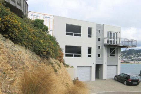 Photo of property in 10 Aranui Street, Maupuia, Wellington, 6022