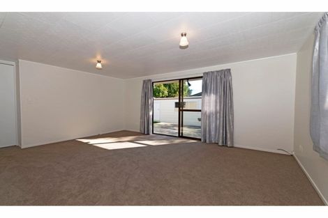 Photo of property in 2/162 Universal Drive, Henderson, Auckland, 0610