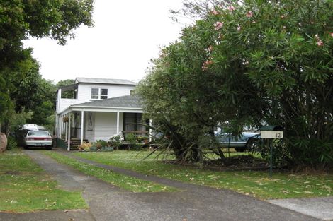 Photo of property in 42 House Avenue, Mangere Bridge, Auckland, 2022