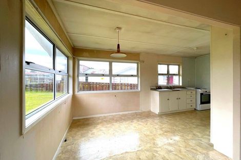 Photo of property in 15 Thompson Street, Tokoroa, 3420