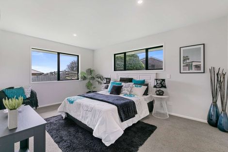 Photo of property in 2 Evan Tasman Lane, Waiuku, 2123