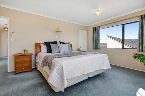 Photo of property in 102 Branch Road, Highlands Park, New Plymouth, 4312