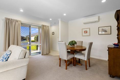 Photo of property in 11 Walter Court, Cambridge, 3434