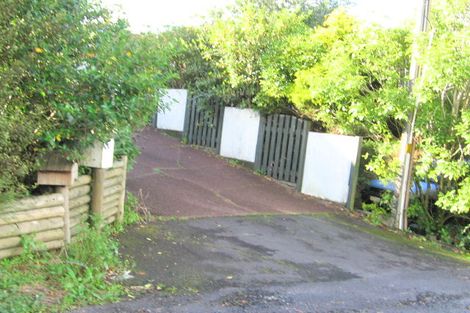 Photo of property in 120 Whangaparaoa Road, Red Beach, 0932