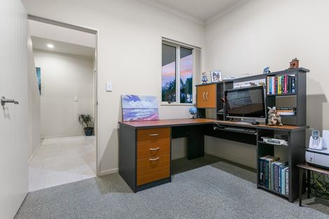 Photo of property in 18 Te Wharau Drive, Greenhithe, Auckland, 0632