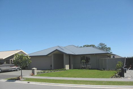 Photo of property in 3 Iti Place, Parklands, Christchurch, 8083