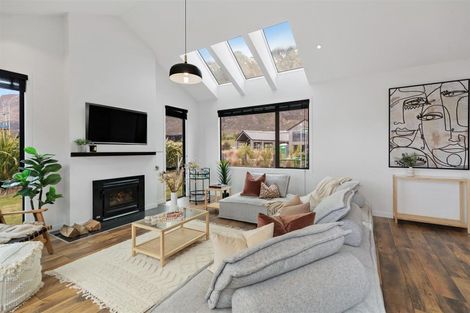 Photo of property in 20 Jacks Point Rise, Jacks Point, Queenstown, 9371
