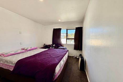 Photo of property in 2/1 Parker Avenue, New Lynn, Auckland, 0600