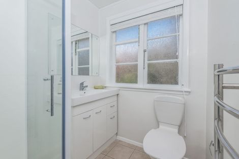 Photo of property in 27 Collins Avenue, Tawa, Wellington, 5028