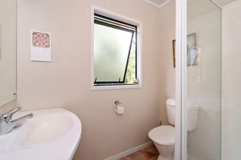 Photo of property in 48b Harmel Road, Glendene, Auckland, 0602